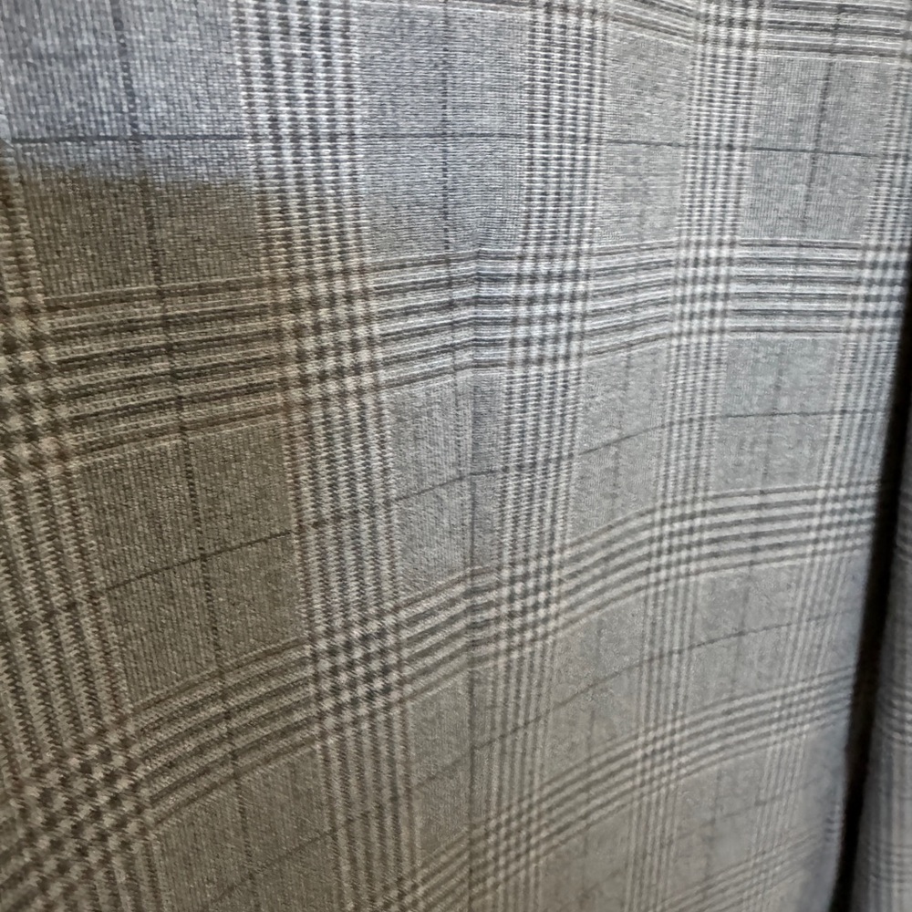 Michael Kors Light Gray Glen Plaid Suit Jacket Set
Jacket 52L Pants 42Wx32L - Picture 7 of 7
